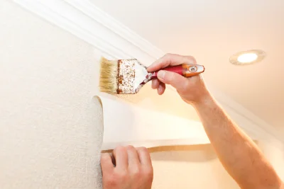 Pose de papier peint à Ortiporio — revêtements muraux et toiles de verre